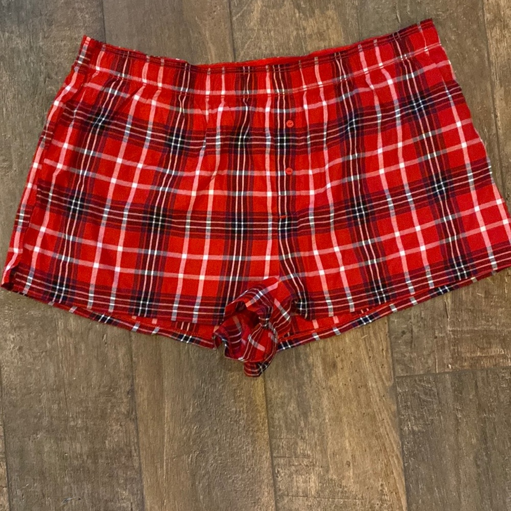 NWT. XL Victoria Secret Pink boxers.